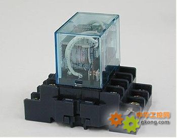 可控制编程器中晶体管输出和继电器输出有什么