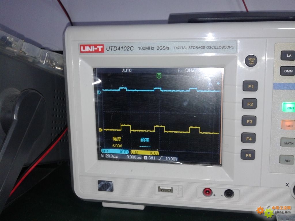 附件 IC4的10脚.jpg