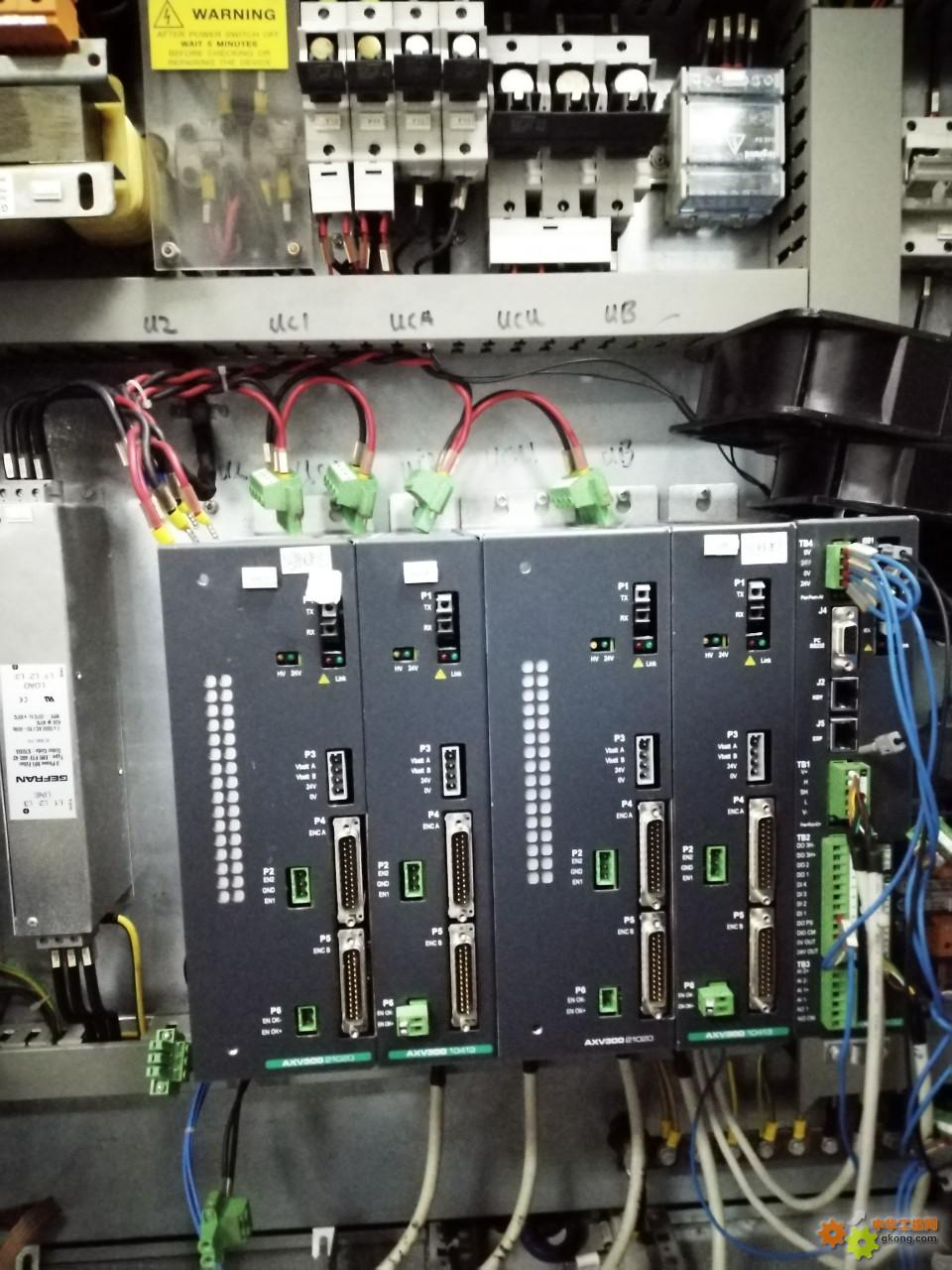 一堆西威AXV300模块（电源模块、伺服模块）维修
