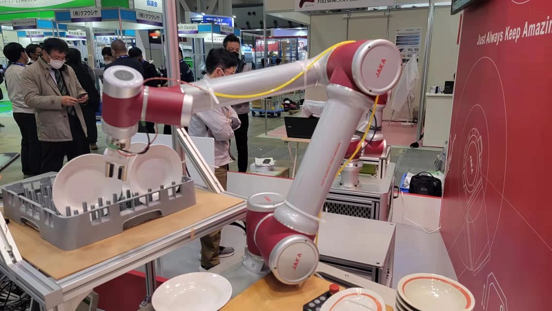 节卡机器人在餐饮行业的应用