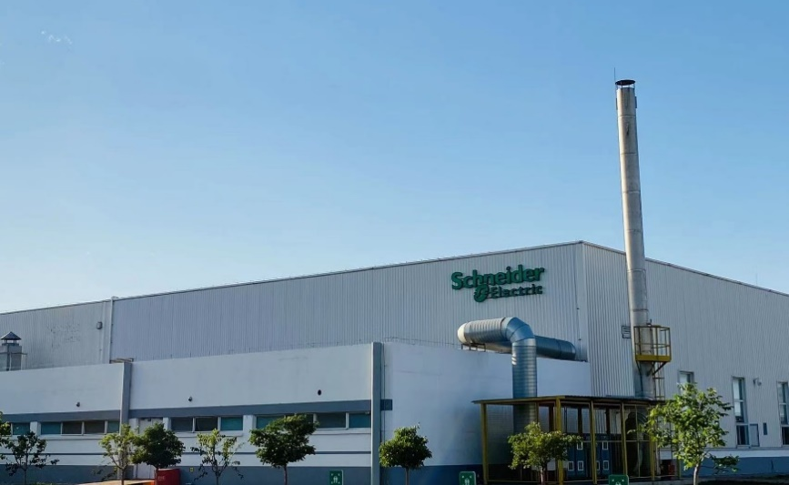 Heavy!Schneider Electric has been included in the list of smart manufacturing by the Ministry of Industry and Information Technology for two consecutive years