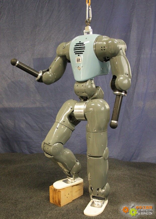 柔性机器人新突破:意大利COMAN机器人 - 机器
