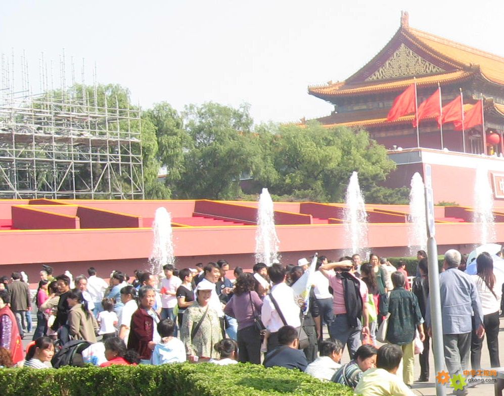 我在天安门观礼台上看阅兵(图)